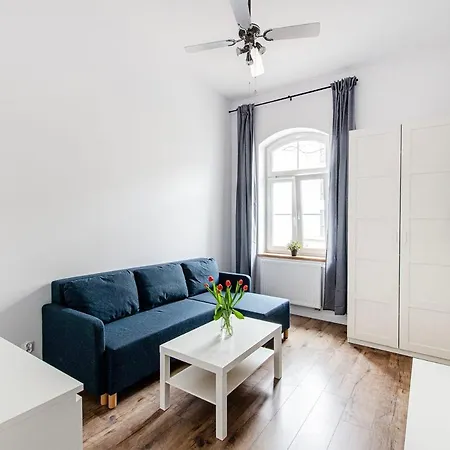 Delux Stara Oficyna 10 *