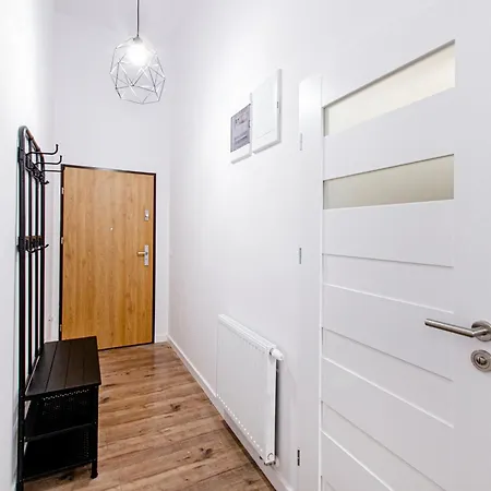 Apartment Delux Stara Oficyna 10 *